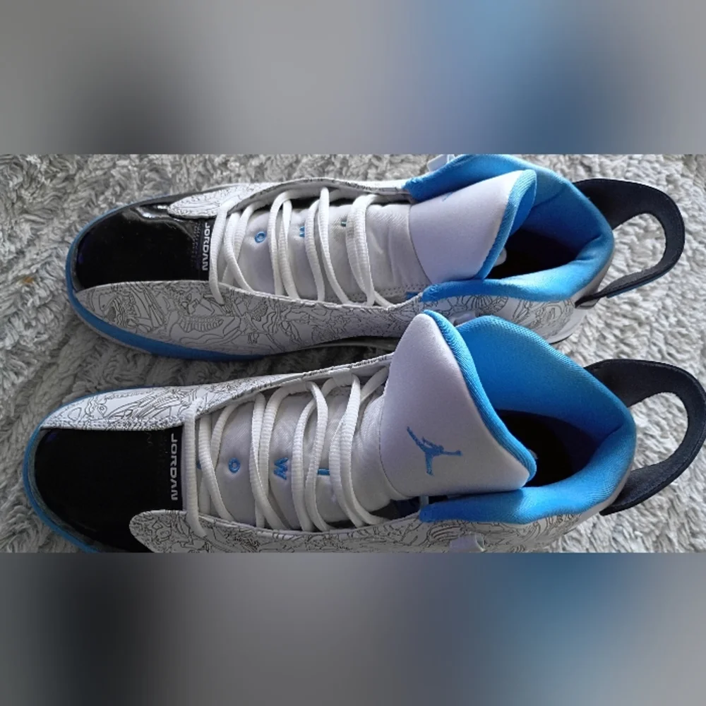 Air Jordan NIKE... NEW